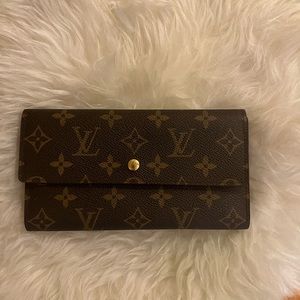 Louis Vuitton Monogram International Wallet